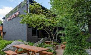 <p>These modern office spaces are located in a business center, ideally situated just 20 minutes from Brussels and 5 minutes from Brussels Airport. The location is easily accessible by car via the R0.</p>
<p>There are various office spaces available, spread across two buildings on the site.</p>
<p>The available office sizes start from 40m² and can be flexibly adjusted to meet the needs of your business. The rent includes all costs (common areas, energy, internet, cleaning, etc.). </p>
<p>Parking available.</p>