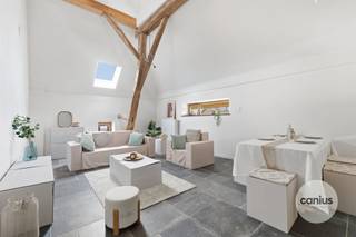 <p><span>UNIEK APPARTEMENT MET 2 SLPKS EN TERRAS</span></p><p><span> </span></p><p><span>Nabij de rustige dorpskern van Wellen treffen wij in de Veerstraat 60 deze prachtige vakwerkwoning uit 1875.</span></p><p><span> </span></p><p><span>Vandaag werd dit pand volledig gerenoveerd naar de normen van vandaag en opgesplitst in twee appartementen.</span></p><p><span> </span></p><p><span>Dit uiterst charmant appartement is gelegen op de eerste en tweede verdieping en biedt 115m² woonoppervlakte en beschikt over een inkomhal, een apart toilet, een leefruimte met open keuken, een badkamer, twee slaapkamers en een mezzanine .</span></p><p><span> </span></p><p><span>Als kers op de taart beschikt mijn over een ruim terras en een vaste parkeerplek voor de wagen en fietsen.</span></p><p><span> </span></p><p><span>KORT SAMENGEVAT</span><span>:</span></p><p><span>Vraagprijs: € 309.000,00</span></p><p><span>Verkoop onder registratierechten (2% of 12%)</span></p><p><span> </span></p><p><span>Wonen in een beschermd monument? Maak snel je afspraak voor meer informatie 078 78 30 39 – <span>info@canius.be</span></span></p><p><span> </span></p><p><span>De vermelde oppervlaktes zijn slechts een indicatie. Canius Real Estate kan niet verantwoordelijk gesteld worden voor de juistheid van de door zijn verstrekte gegevens.</span></p><p><span> </span></p>