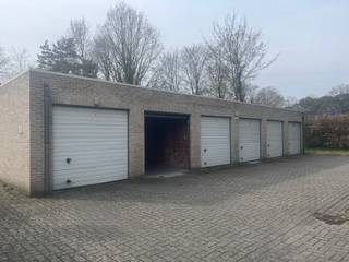 Garagebox te koop op goede locatie te SchildeGaragebox gelegen op het gelijkvloers achter een appartementsgebouw, op de Turnhoutsebaan in Schilde.De...