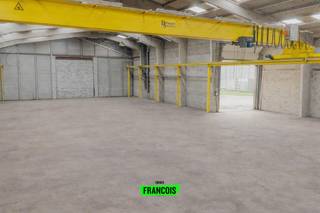 Ruime bedrijfsloods van +1.000 m² te koop in Werken – Topligging nabij N35 – Rolbrug 5 ton – Milieuvergunning klasse 1Bent u op zoek naar een ruime...