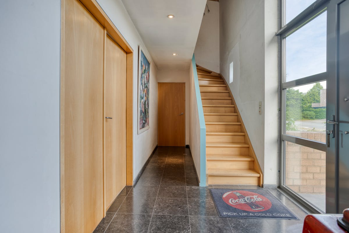 Ruime villa met 4 slaapkamers op 988 m² - foto 5