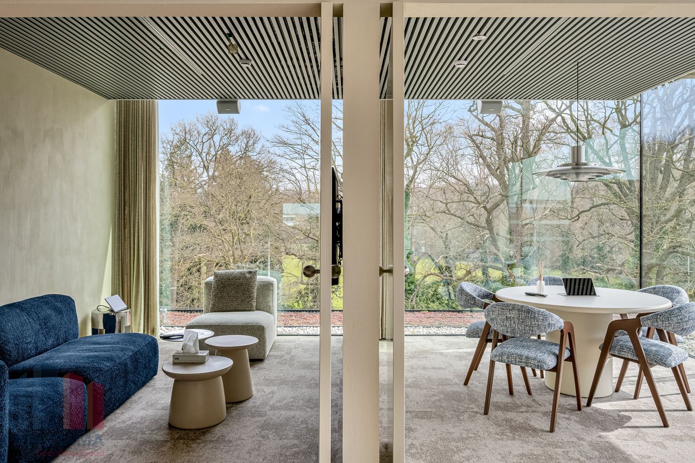 595 m² HIGH-END KANTOREN OP TOPLOCATIE LANGS DE E40 TE OOSTKAMP - photo 3