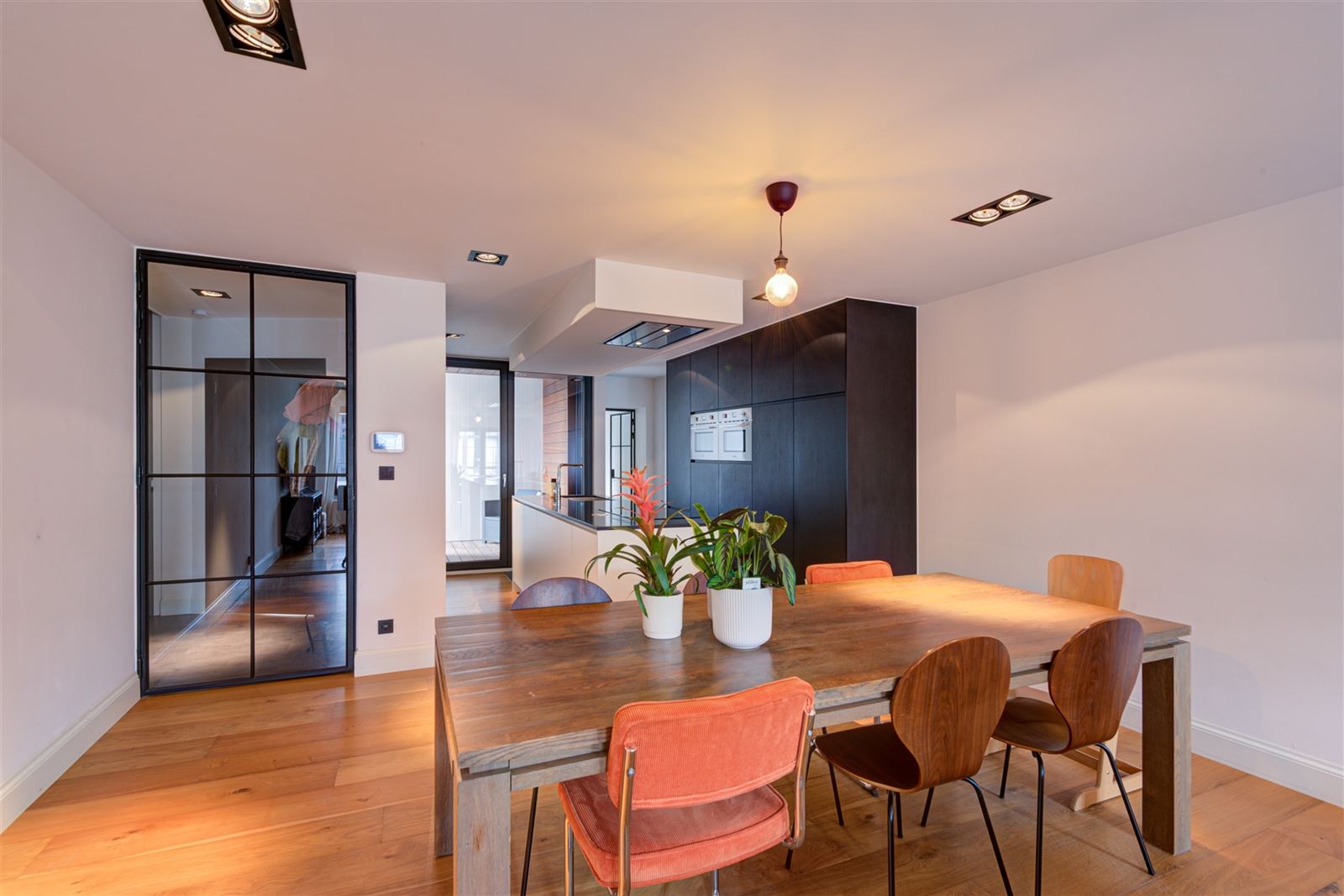 Gerenoveerd 2-slaapkamer appartement hartje centrum - foto 1