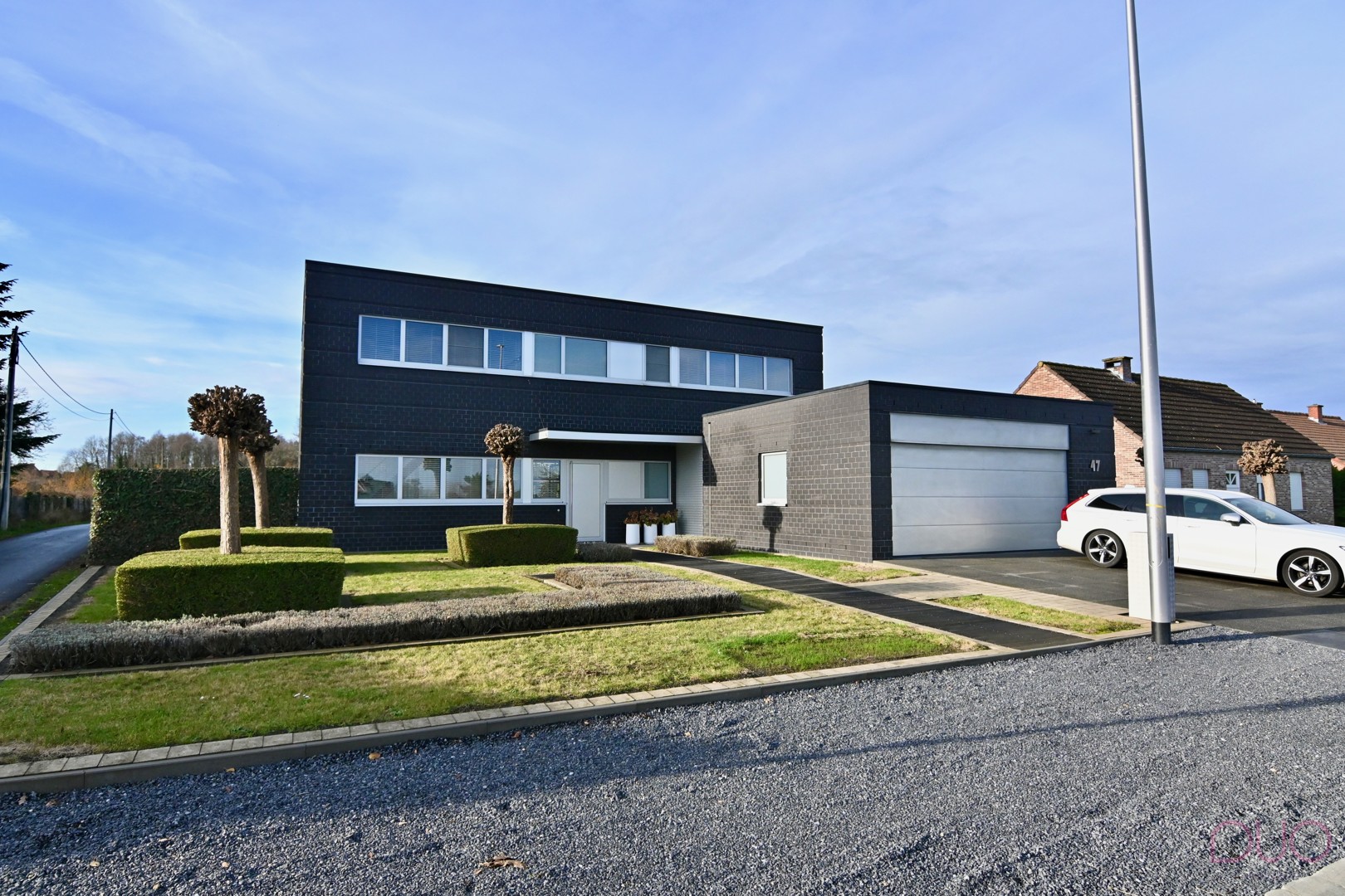 Ontdek ongeëvenaarde luxe en ruimte in deze prachtige villa in het rustige Herk-de-Stad. - foto 1