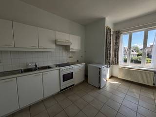 Dit twééslaapkamerappartement is gelegen in de Marie-Josélaan, op wandelafstand van zee en strand. We situeren ons op een boogscheut van...