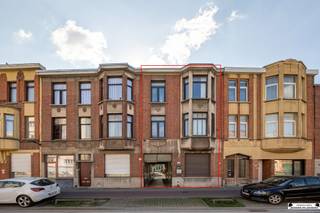 VERLAAGDE PRIJS!!! Dit veelzijdige en goed gelegen pand in Merksem biedt tal van mogelijkheden voor investeerders, ondernemers of wie op zoek is naar...