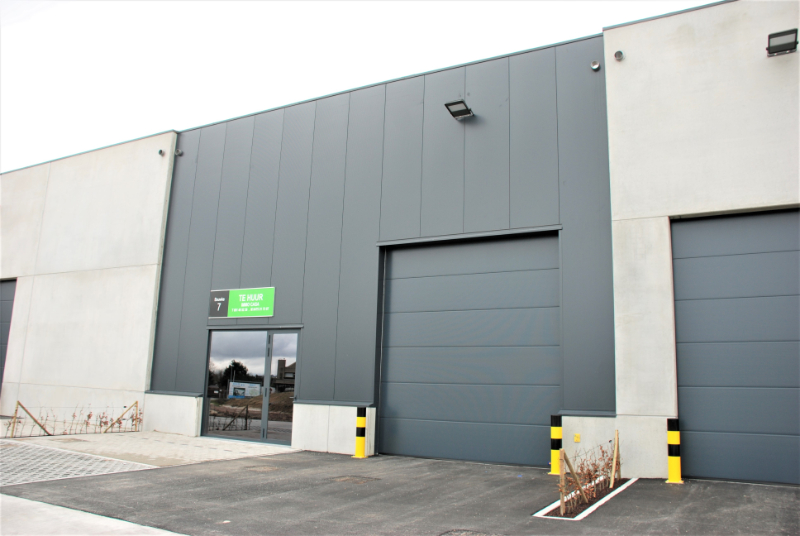 Luxe, afgewerkte nieuwbouwloods te huur! - photo 3