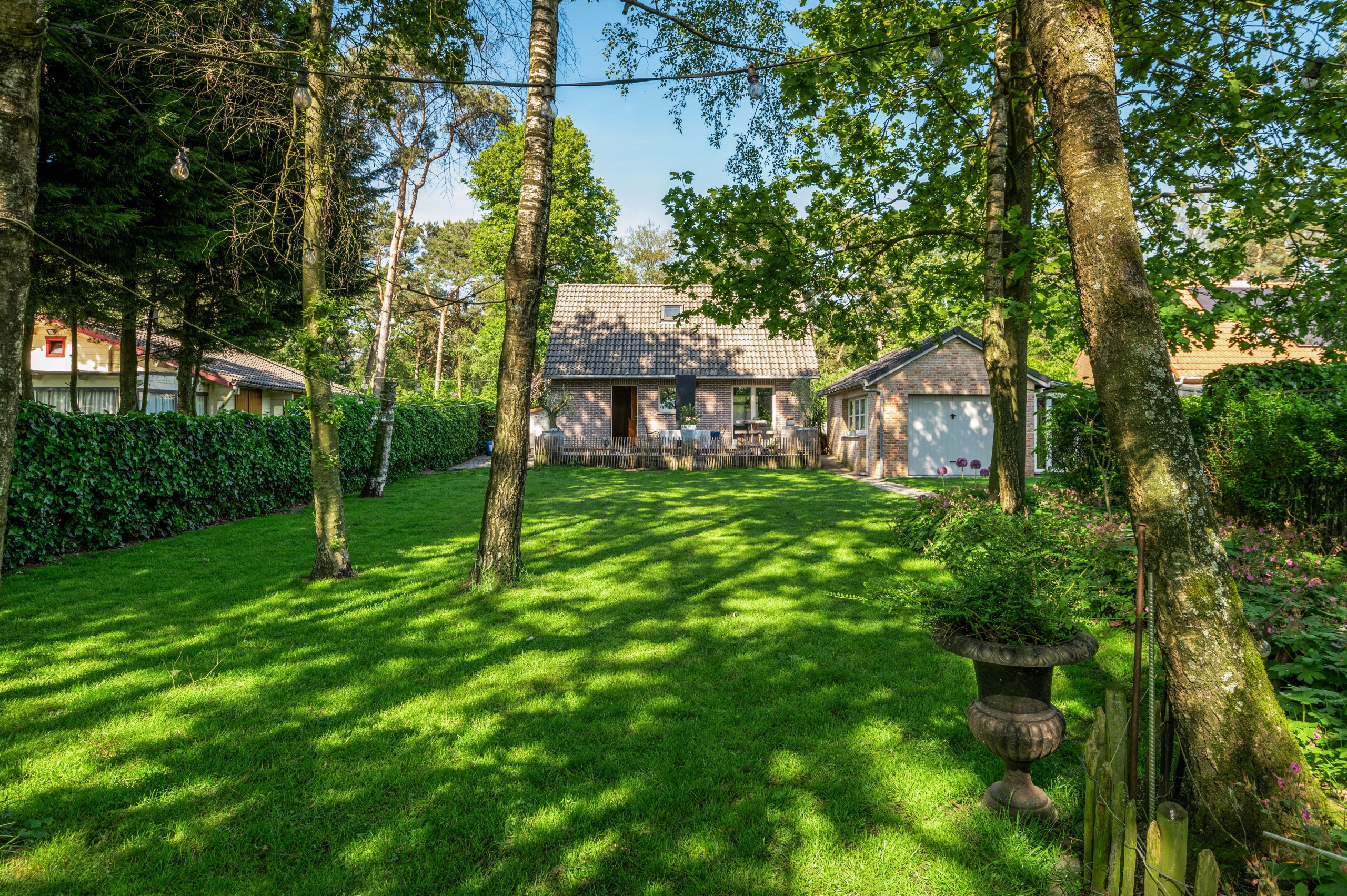 Rustig gelegen vrijstaande woning met garage, omringd door groen in Brecht. - foto 4