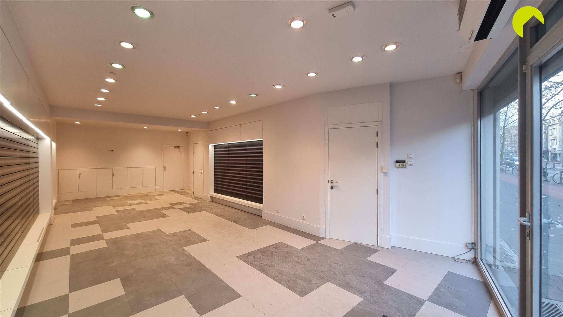 Handelsgelijkvloers in de winkelstraat van Mortsel! - foto 4