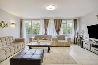 3-kamerappartement te koop in Jette EPC: C. Het appartement is gelegen in de Avenue de l'Arbre Ballon en geniet van een rustige en...