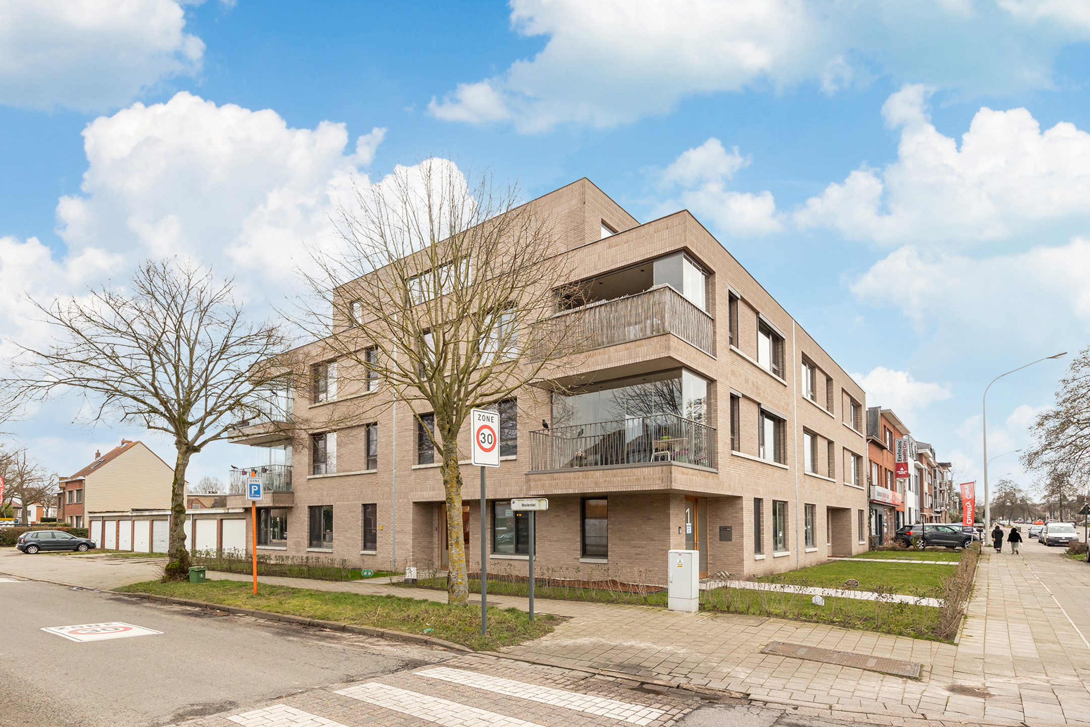 Recent 2-slaapkamerappartement met terras en autostaanplaats - foto 1