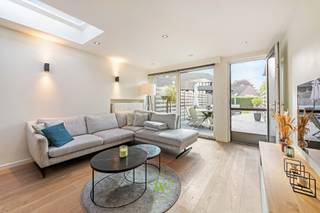 Deze lichtrijke woning met 3 slaapkamers, zonnige tuin én carport bezoeken op zaterdag 13 juni tussen 10u en 14u? (Enkel op afspraak)Deze instapklare...