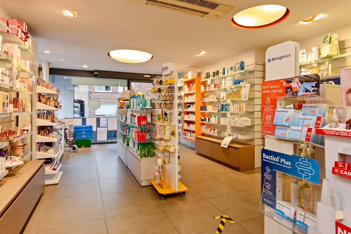 Handelspand 150 m² met appartement 200 m² gelegen centrum Nevele - photo 3