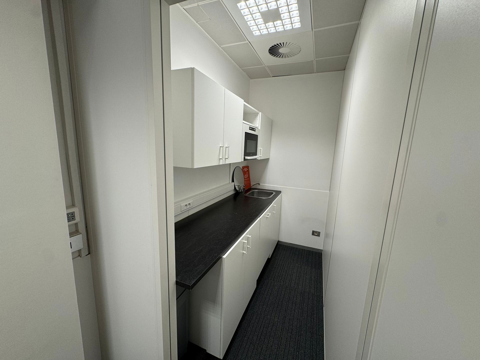 Commercial for rent in Leuven - photo 5