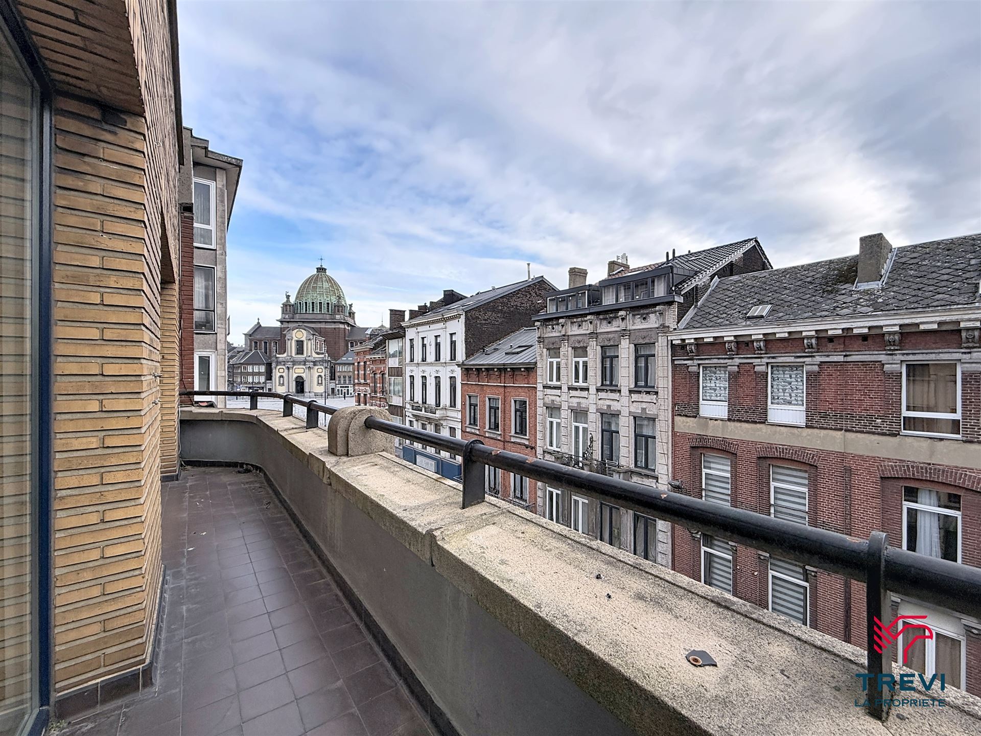 Apartment for rent in Charleroi with 1 bedroom - photo 5