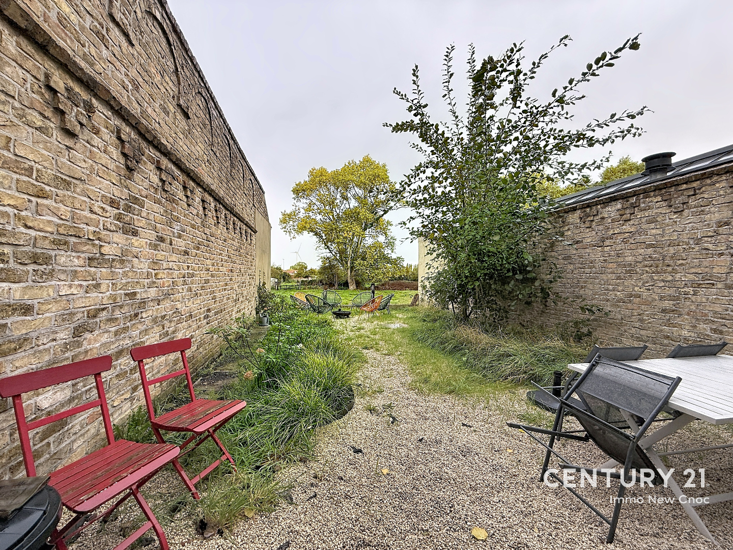 Charmante woning in Brugge (1937) met 4 slaapkamers, 2 badkamers en 155 m² woonoppervlakte op een perceel van 126 m² - foto 4