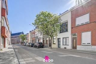 Instapklare woning met tuin in KortrijkDeze gezellige woning in Kortrijk combineert een praktische indeling met hedendaags comfort. Dankzij de 9...