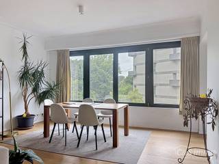 Stylishly renovated apartment on the second floor of a small building.<br />Entrance hall, bright living room (31 m²), finished with beautiful laminate flooring. The large, newly installed windows provide plenty of natural light and a sense of openness.<br />The adjoining kitchen, finished in a trendy walnut color, is fully equipped with an oven, stovetop, refrigerator, and sink—perfect for any home cook.<br />Through the hallway, you’ll find two comfortable bedrooms (approx. 16 m² and 8 m²), with the larger one offering direct access to a sunny terrace of approx. 5 m². Ideal for unwinding.<br />The apartment also features a spacious bathroom with a shower, sink, and connection for a washing machine. A separate guest toilet offers added convenience.<br />Additional highlights include a private basement storage unit, a new gas-fired central heating system, up-to-code electrical wiring, and a bicycle storage area.