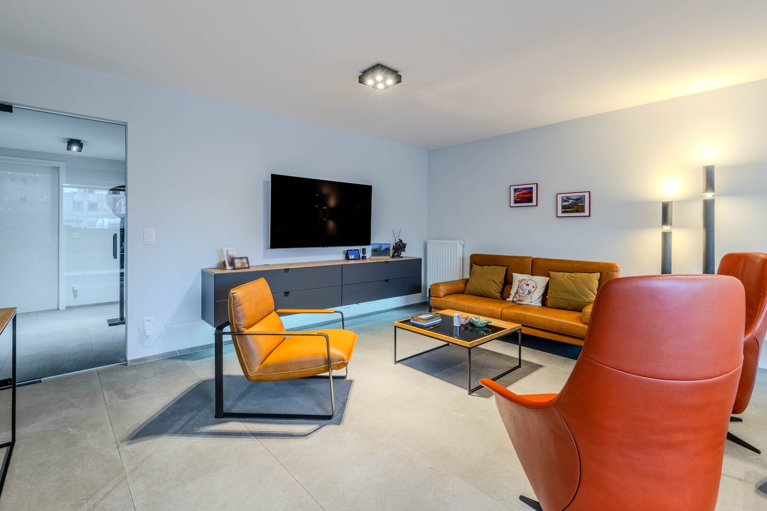 Stijlvol gelijkvloers 2-slaapkamerappartement met 2 badkamers, ruim terras en stadstuin in Lanaken - foto 5