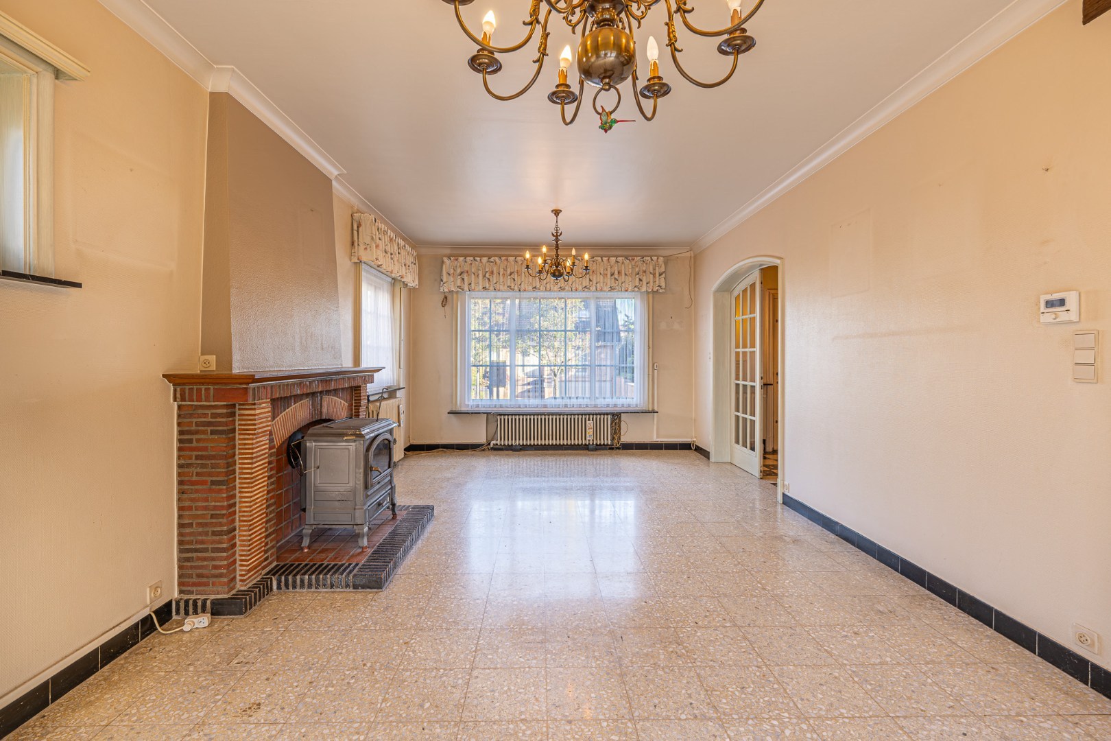 Spacious open house with 4 bedrooms, garage, and south-facing garden in Lauwe. - photo 4