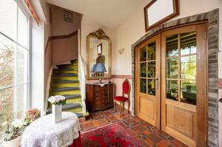 Half-open bebouwing met enorm potentieel, in gegeerde wijk van Brasschaat!Op zoek naar een ruime gezinswoning met potentieel?Dan is deze half-open...