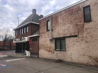 In het dorpscentrum van Wortel gelegen ingerichte bakkerijwinkel met opslagplaats /magazijn.Winkelruimte : 7,50 m x 5,00 m.Opslagplaats : 8,50 m x...