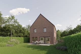 Droom je van een energiezuinige nieuwbouwwoning die je volledig naar eigen smaak kunt afwerken? <br />Dan is deze prachtige open bebouwing in de Mosselstraat in Gistel precies wat je zoekt!<br /><br />Gelegen in een rustige en groene omgeving combineert deze villa het landelijke karakter van een charmante pastorijstijl met hedendaags wooncomfort en uitstekende energieprestaties. Geniet je van maximale privacy, veel natuurlijke lichtinval en een aangename woonomgeving waar rust en ruimte centraal staan.<br />Deze woning biedt een unieke kans om de afwerking volledig af te stemmen op jouw persoonlijke woonwensen. <br />Kies zelf de materialen, kleurencombinaties en inrichting en creëer zo een thuis die perfect aansluit bij jouw levensstijl.<br />De woning bevindt zich in de Mosselstraat, een rustige woonstraat op korte afstand van het centrum van Gistel. <br />Hier geniet je van een ideale combinatie tussen rust en een vlotte bereikbaarheid.<br /><br />In de nabije omgeving vind je onder meer, het centrum van Gistel met winkels, supermarkten en horeca.<br />Maar ook scholen, kinderopvang en sport- en recreatiefaciliteiten vind je in de nabijheid.<br /><br />Dankzij deze centrale ligging is dit de perfecte uitvalsbasis voor gezinnen, actieve koppels en iedereen die comfortabel wil wonen in de nabijheid van de Kust.<br />Deze nieuwbouwwoning werd ontworpen met oog voor duurzaamheid en energie-efficiëntie. <br />Moderne isolatietechnieken, hoogwaardige bouwmaterialen en energiezuinige installaties zorgen voor een laag energieverbruik, maar vooral een aangenaam binnenklimaat gedurende het hele jaar.<br /><br />Dit betekent niet alleen meer wooncomfort, maar ook lagere energiekosten en een toekomstgerichte investering.<br /><br />Ben je op zoek naar een ruime nieuwbouwwoning in Gistel waar je jouw droomwoning volledig naar eigen smaak kunt realiseren? <br />Dan biedt deze prachtige open bebouwing in de Mosselstraat een unieke kans.<br /><br />Contacteer Kris Bauwens voor meer informatie of een bezoek ter plaatse en ontdek zelf de mogelijkheden van deze bijzondere nieuwbouw op een toplocatie in Gistel.