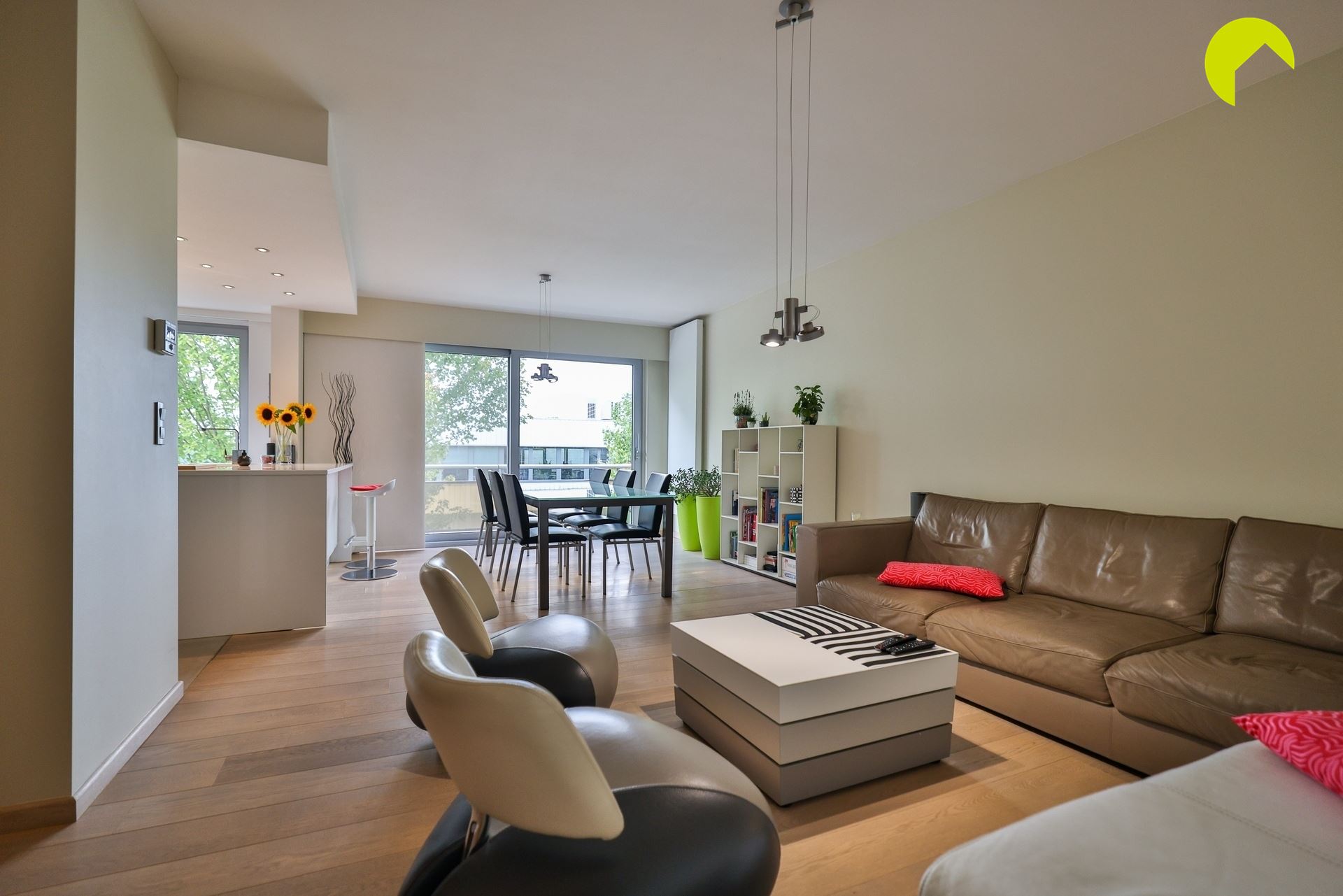 Gerenoveerd appartement met 2 slaapkamers te Edegem centrum - foto 4