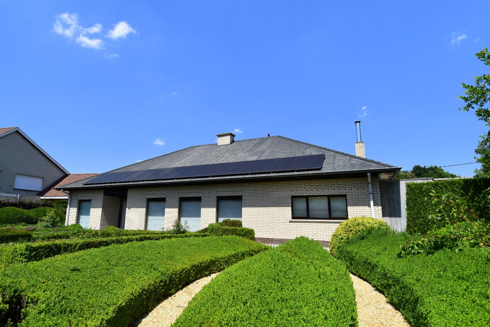 Villa met 3 slaapkamers (mogelijkheid tot meer!) te koop op 1922 m² grond nabij het centrum van Gullegem - foto 1