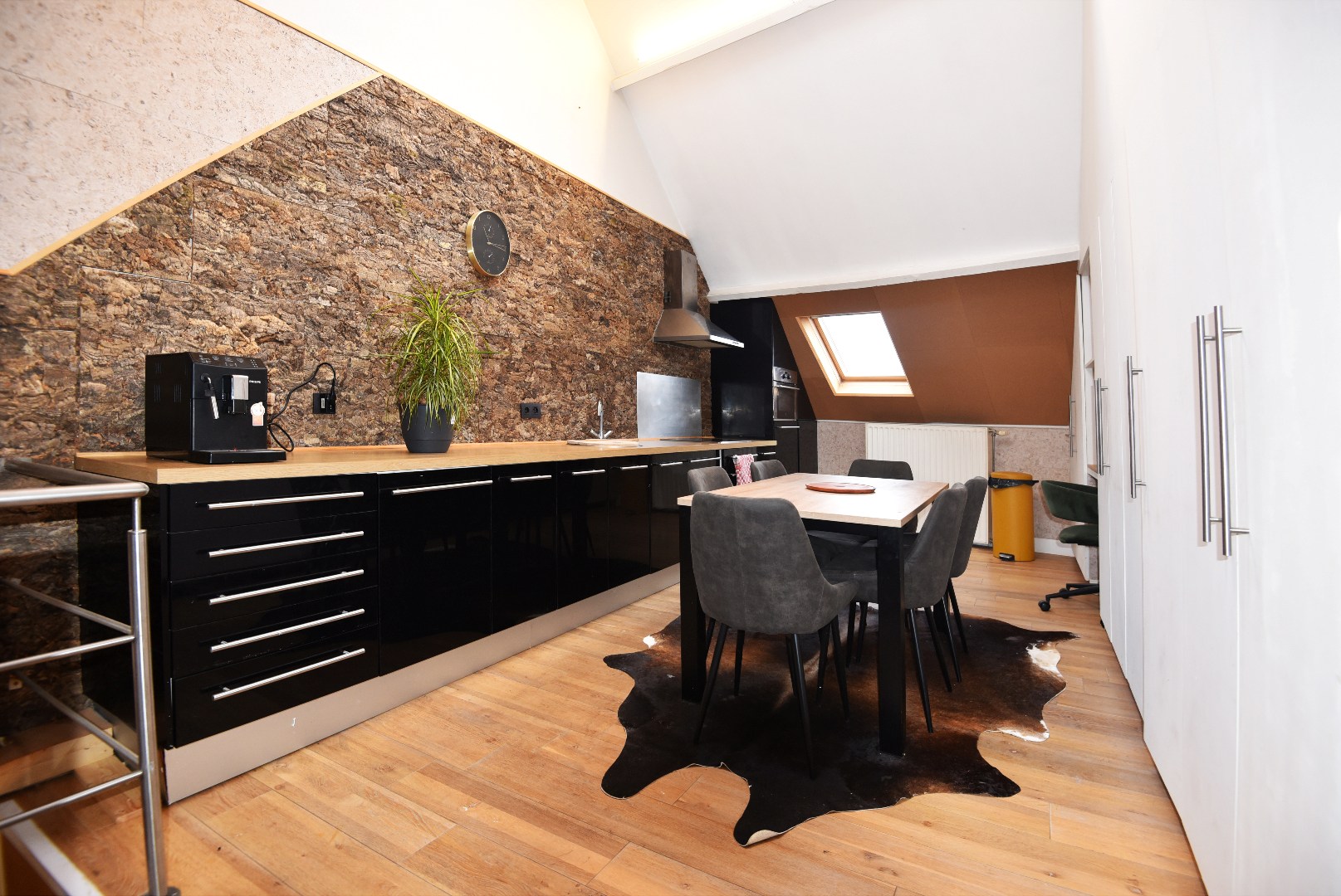 Rijwoning met zonnige tuin nabij centrum Maldegem. - foto 2