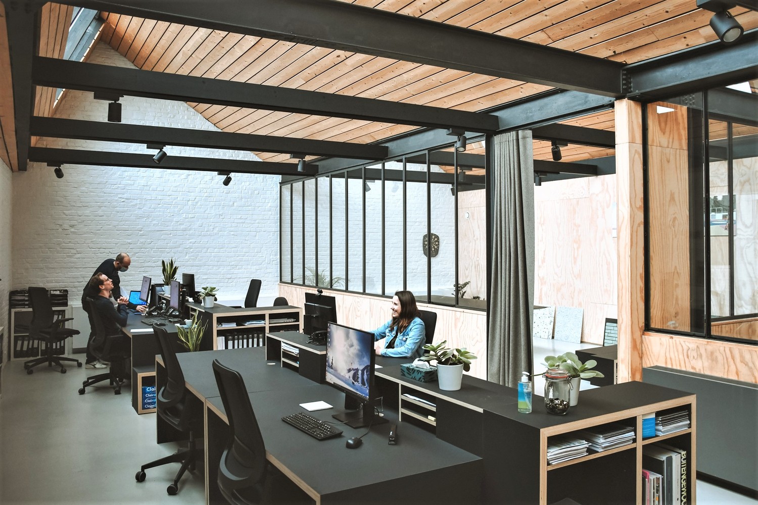 Commercial for rent in Kortrijk