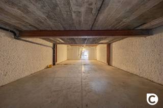 <h2><span>Unique warehouse/garage of approx. 360 m² for sale on Markgravelei </span></h2><p><span>Welcome to this exceptionally spacious garage and warehouse space of approx. 360 m², situated in a strategic location on Markgravelei. A property of this size, with this layout and versatile usage options, is exceptionally rare in this location and offers a unique opportunity for entrepreneurs, investors, and private individuals.</span></p><p><span>Behind the beautiful, authentic facade lies a surprisingly large and versatile space that can be fully customized to your own preferences. Consider, for example, a local contracting business, an installation company, a studio, a classic car collection, an e-commerce operation, storage space, a workshop, or a combination of office and storage.</span></p><h3><span>Spacious Ground Floor</span></h3><p><span>The ground floor measures approximately 218 m² and was recently fitted with a new concrete floor, meaning renovation work here can be kept to a minimum.</span></p><p><span>Access is via an automatic gate approximately 3.80 m wide and 2.20 m high, providing easy access for vehicles, equipment, and goods. The open space can be fully customized to meet the new owner’s needs.</span></p><h3><span>Additional rooms on the upper floors</span></h3><p><span>The first floor, measuring approximately 80 m², contains three rooms. Part of this space has already been finished with drywall and can be further customized and optimized to suit personal preferences. These spaces are ideal for use as offices, meeting rooms, studios, or support workspaces.</span></p><p><span>The second floor, measuring approximately 62 m², also comprises three rooms. This floor, too, offers numerous possibilities and can be perfectly configured as office space, a studio, storage, or a multipurpose room.</span></p><p><span>Both floors are equipped with heating, and plumbing with a toilet is already in place. Additionally, there is the option to install a kitchen and/or bathroom.</span></p><p><span>The combination of its authentic charm, exceptional square footage, convenient access, multiple floors, and versatile uses makes this property a truly unique opportunity.</span></p><p><span> </span></p><h3><span>Key Features at a Glance</span></h3><ul><li><span>Unique and rare property on Markgravelei</span></li><li><span>Approx. 360 m² total floor area</span></li><li><span>New concrete floor on the ground floor</span></li><li><span>Automatic gate approx. 3.80 m wide and 2.20 m high</span></li><li><span>Roofs in good condition</span></li><li><span>Electrical system up to code</span></li><li><span>Asbestos-safe</span></li><li><span>Plumbing already in place</span></li><li><span>Numerous potential uses: business, workshop, storage, e-commerce, offices, classic cars, contracting, installation work...</span></li><li><span>A property that can be customized to your own specifications</span></li></ul><p><span> </span></p><p><span>A unique opportunity in a strategic location on Markgravelei for those seeking space, flexibility, and possibilities.</span></p>