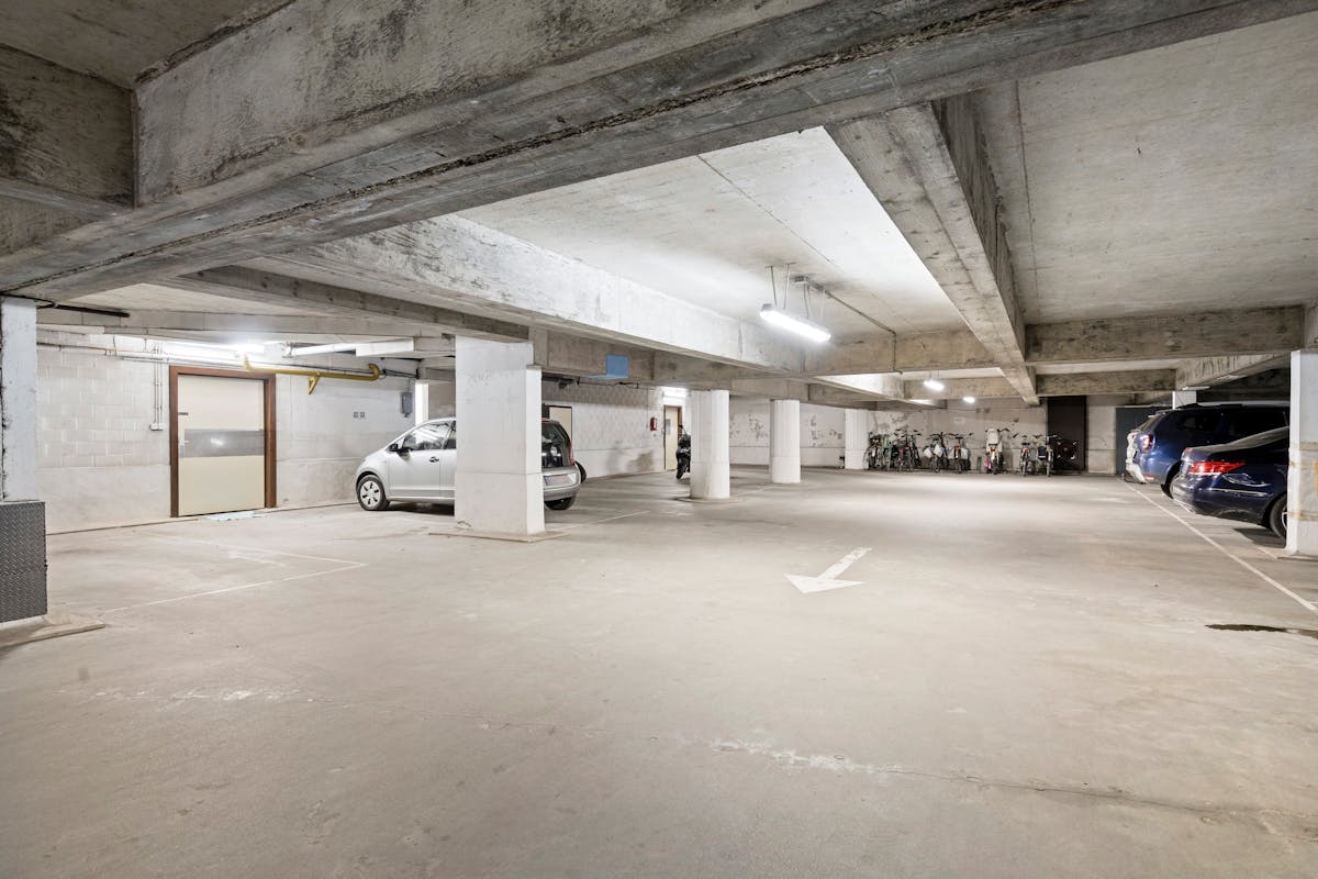 Exceptionally spacious apartment with 2 terraces for sale - photo 2
