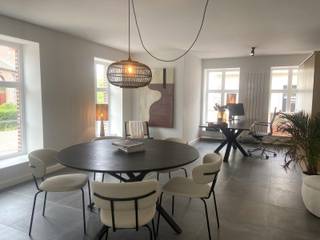 Gelegen te Aalbeke vlakbij de kerk vinden we deze uiterst verzorgde kantoorruimte terug.Het pand beschikt over heel wat ramen wat zorgt voor een...