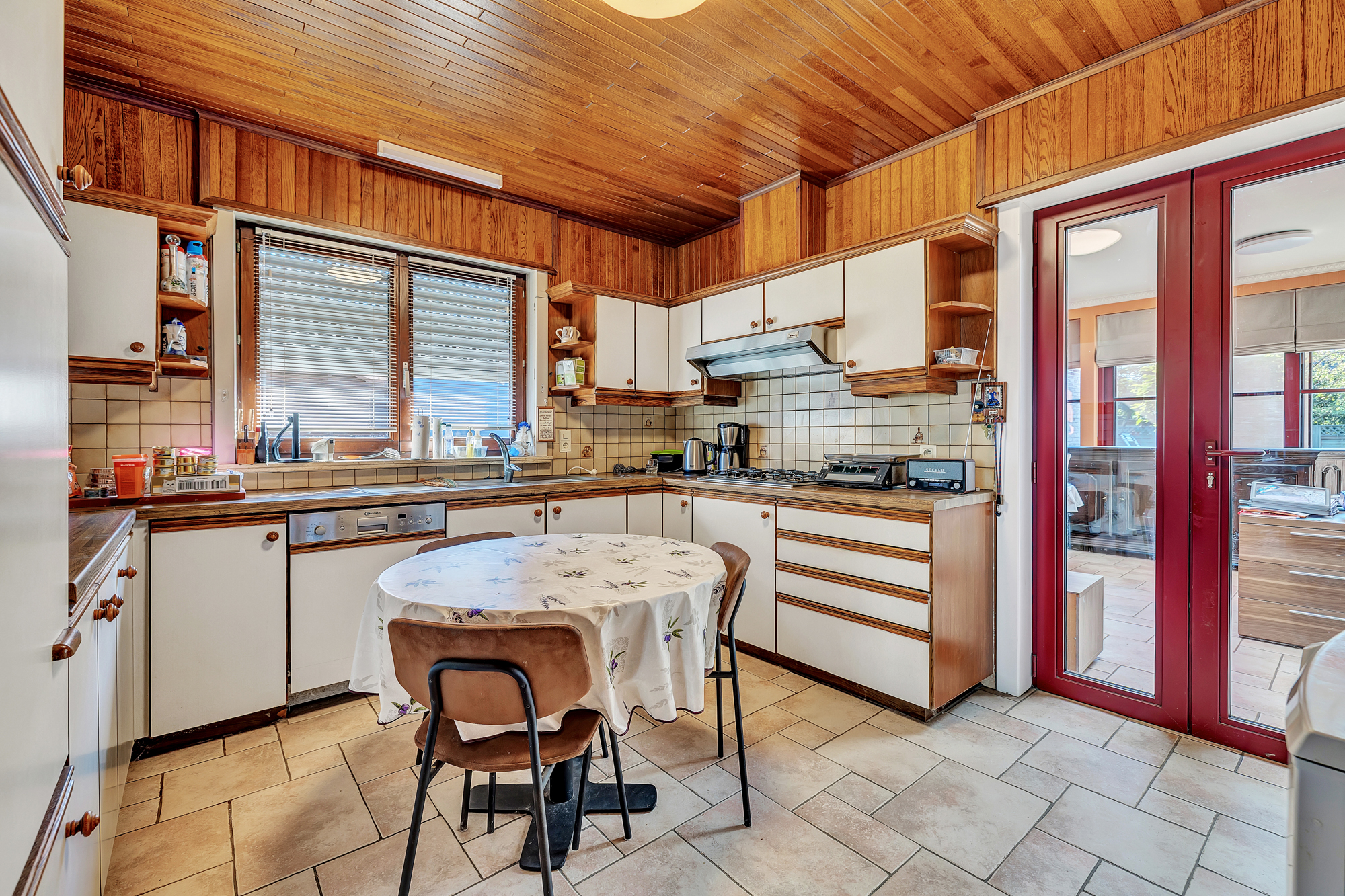 Karaktervolle gezinswoning met 3 slpks, garage en tuin - foto 4