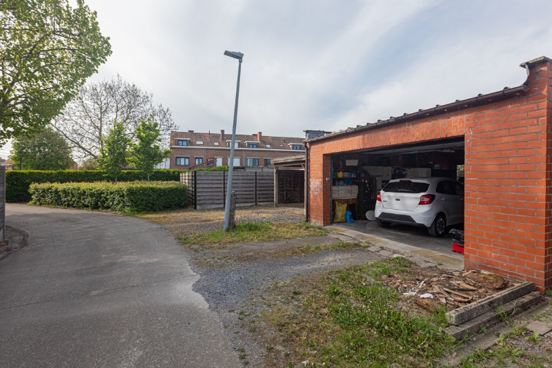 Rustig gelegen, te moderniseren woning met 3 slaapkamers (meer mogelijk), tuin en grote garage op 288m². - foto 4