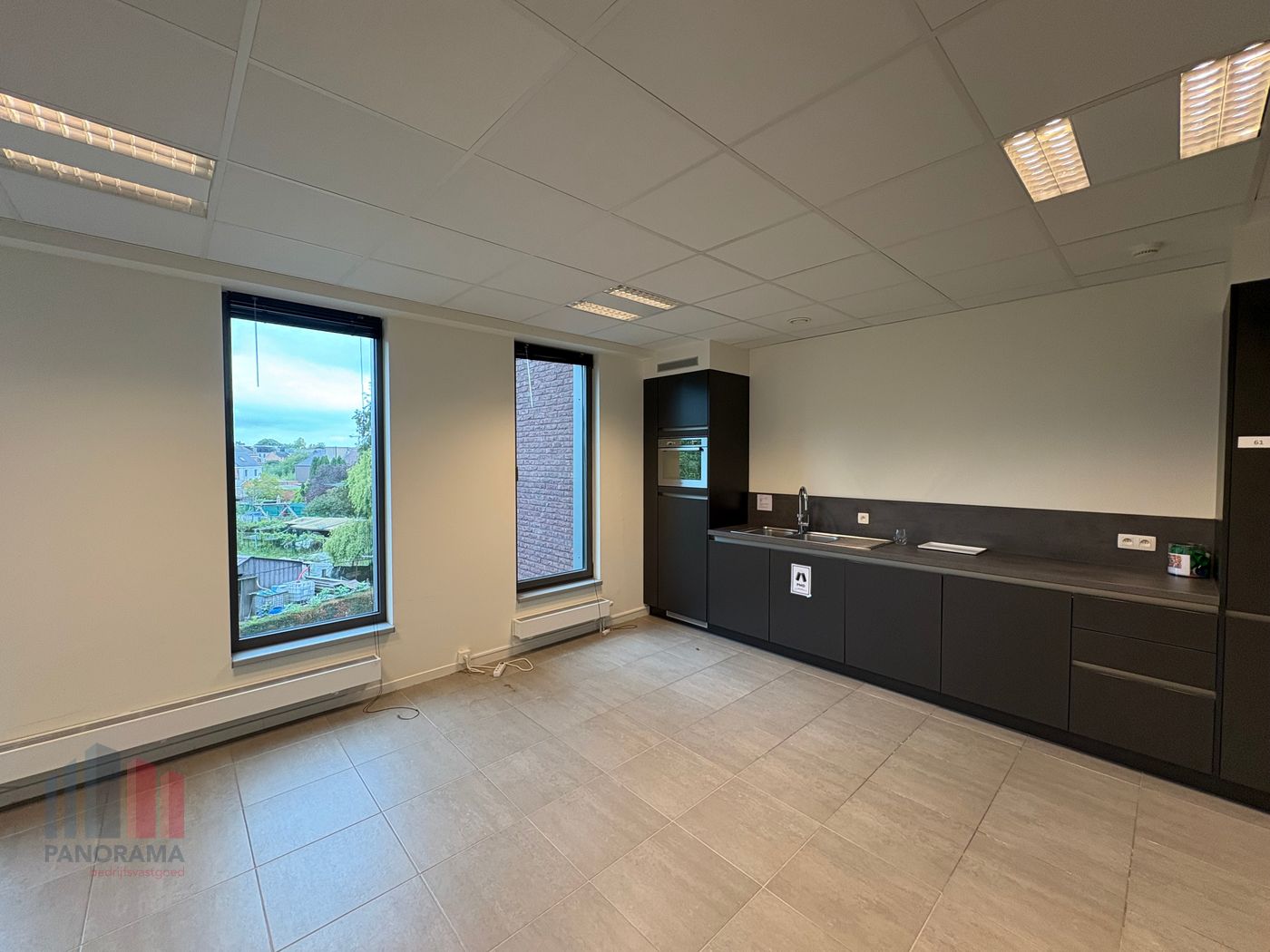 Moderne & instapklare kantoorruimte van 317 m² nabij E17 te Zele - photo 4