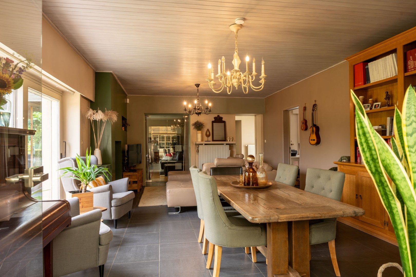 Rustig gelegen, alleenstaande woning met mooie tuin op 1.195 m² - foto 5