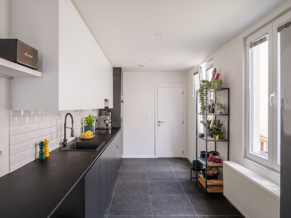 Karaktervolle burgerwoning met 4 slaapkamers en aangename stadstuin op een boogscheut van het stadscentrum. - foto 5