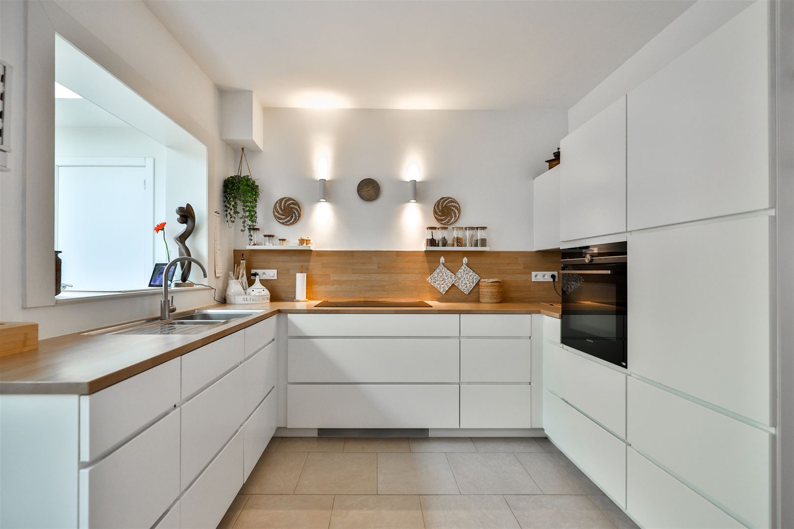 Instapklare woning met 2 à 3 slpks, garage en tuin - foto 4