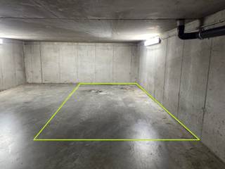 Deze staanplaats is gelegen in het privatieve gedeelte van Residentie Castello te Tielt met name in de Stationstraat 1. Comfort gegarandeerd, want...