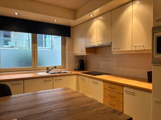 <strong>Duplex appartement </strong><strong>met één slaapkamer, terras en ondergrondse autostaanplaats.</strong><br /><br />Het appartement beschikt op het gelijkvloers over een keuken, apart toilet en wasplaats. Op de eerste verdieping is de woonkamer voorzien, de badkamer en berging met ingemaakte kasten. Op de 2e verdieping bevindt zich de ruime slaapkamer met alsook ingebouwde kasten.<br /><br />Bijzonderheden: <br />- EPC: C-label<br />- Terras<br />- Ondergrondse autostaanplaats