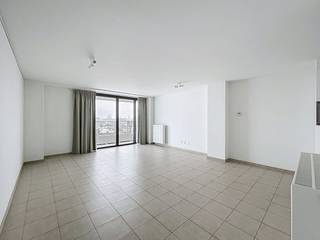 Molenbeek - Spacieux studio à louer au 12ème étage - Ce studio de 50 m², prêt à emménager, se situe dans le récent projet de...