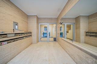 Infos et visites : maxime.l@weinvest.be | 02 315 77 22We Invest a le plaisir de vous présenter cet appartement de deux chambres, niché au 4ème...