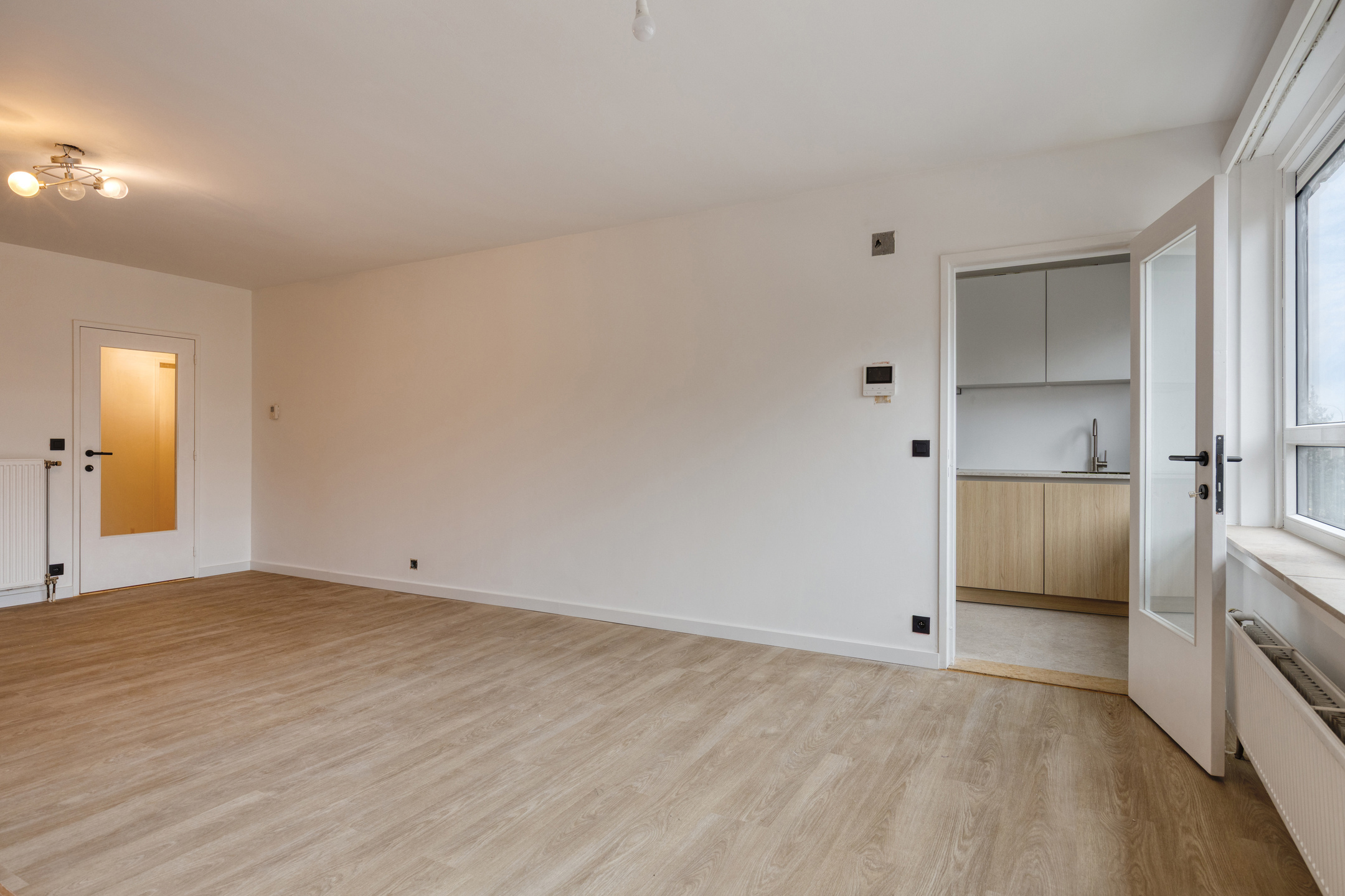 Gerenoveerd, energiezuinig appartement met 2 slaapkamers. - foto 3
