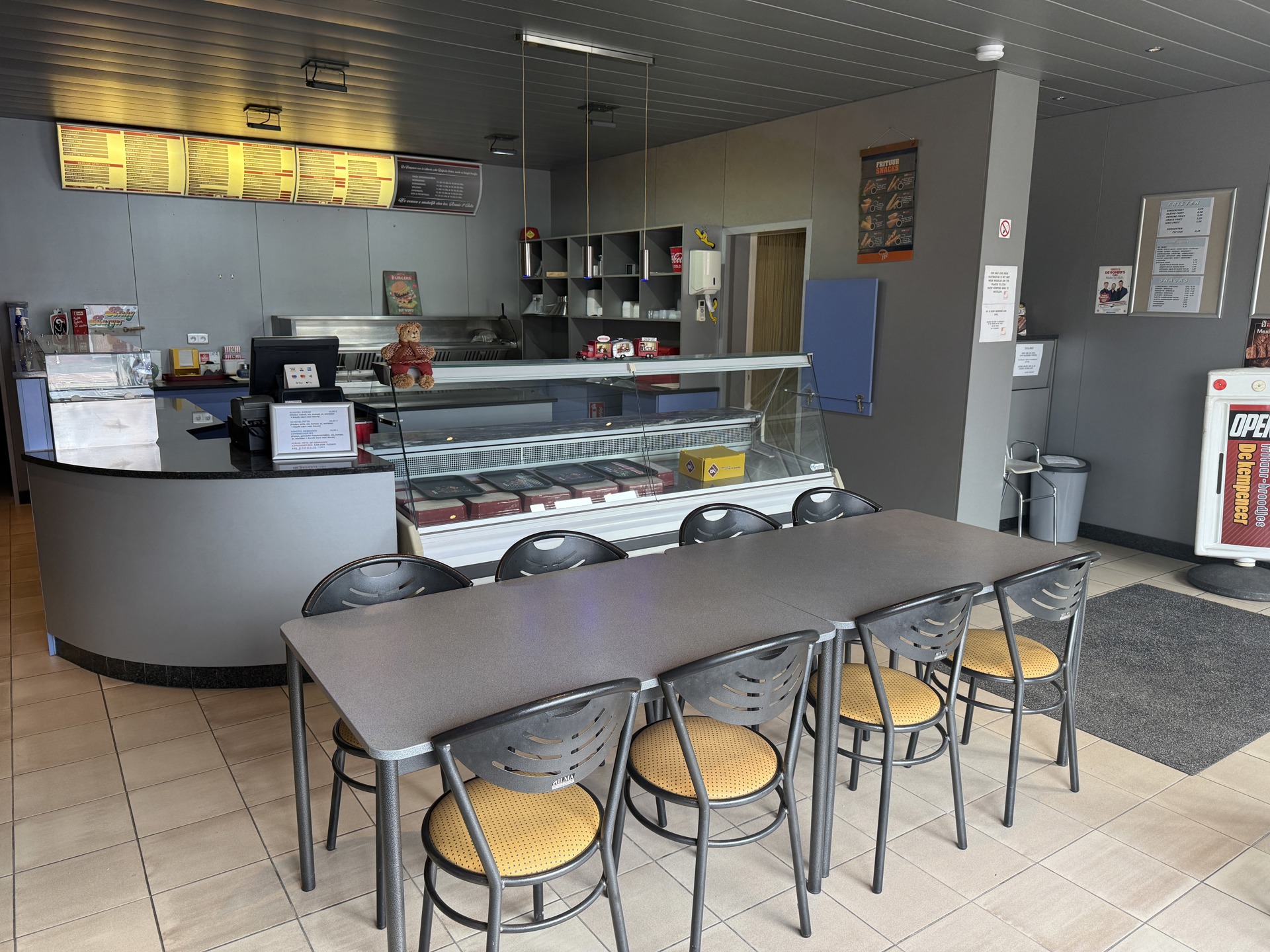 Te koop: Handelshuis met woonst – Instapklare frituur met woonst op toplocatie in Vorst - foto 4