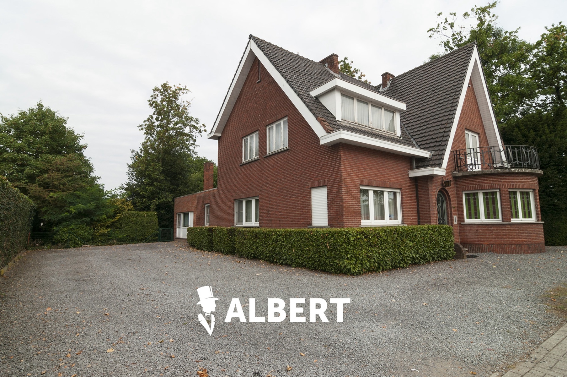 Gunstig gelegen, ruime, tijdloze woning op prachtig perceel! - foto 1