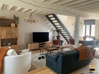 Karaktervol, recent gerenoveerd duplexappartement, pal in centrum Borgloon- Energiezuinig (EPC: B)- Asbestveilig- Elektriciteit conform AREIDit...