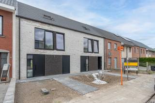 Prachtige moderne en energiezuinige nieuwbouwwoningen met 3/4 slaapkamers op een mooi perceel te TurnhoutZeer gunstig gelegen in een rustige...
