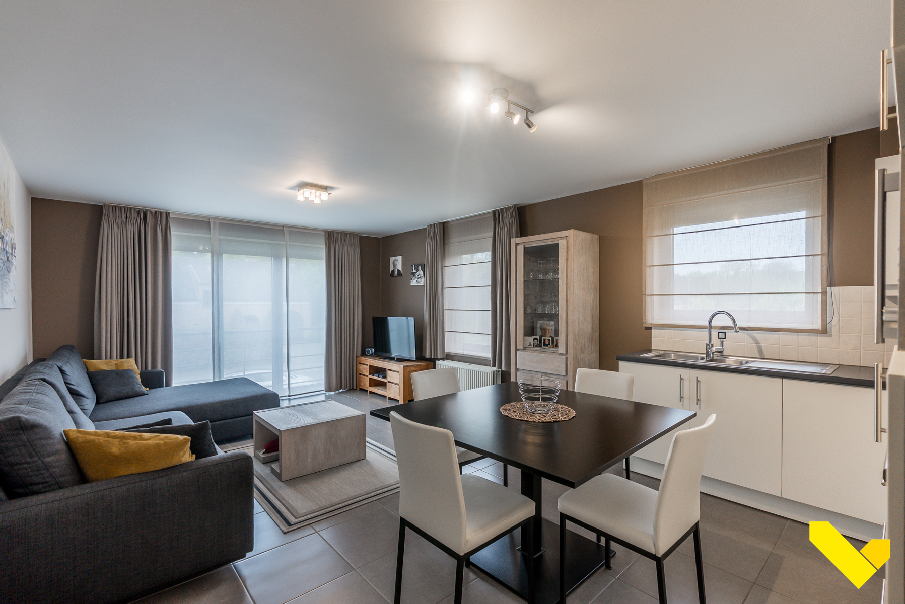 Gezellig appartement met 2 slaapkamers en garage - foto 2